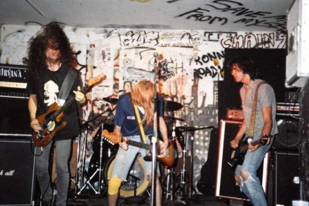 Nirvana actuando en directo en el Dreamerz Club de Chicago, 1989. (Fuente: Reddit)
