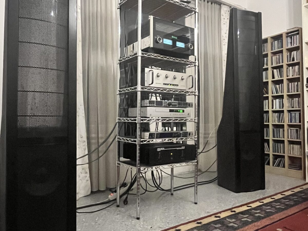 Cuando el aire se vuelve música: Martin Logan Sequel II + McIntosh MC2102, el sonido electrostático que respira válvulas.